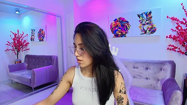 Snapshot of Leia_queens chatting on 27, 12, 2024 Leia queens online show from 27, 12, 2024