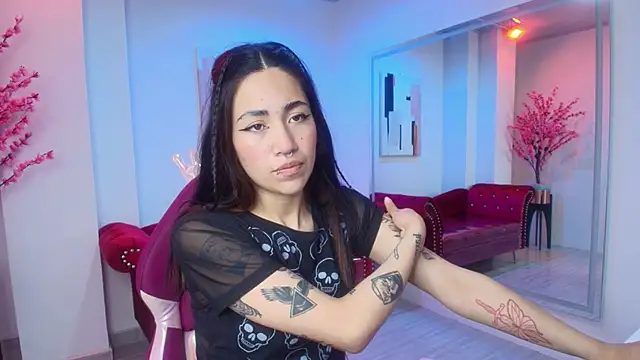 Snapshot of Leia_queens chatting on 7, 1, 2025 Leia queens online show from 7, 1, 2025