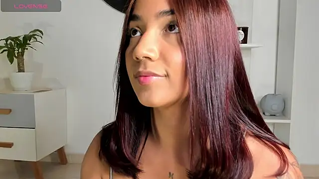 martina roldam online show from 30, 12, 2024