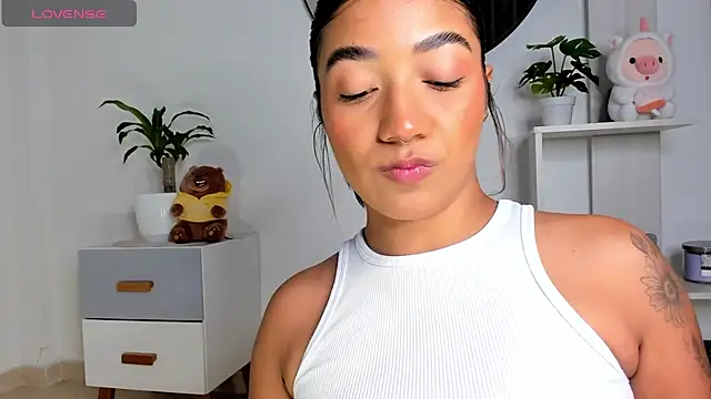 martina roldam online show from 14, 1, 2025