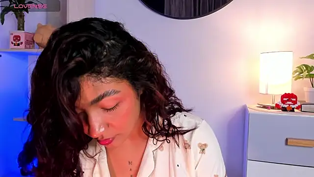 martina roldam online show from 30, 1, 2025