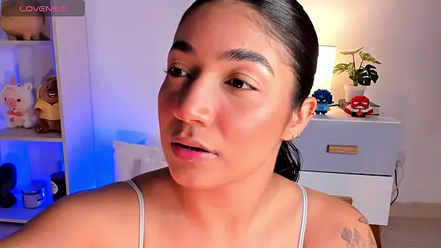 martina roldam online show from 4, 2, 2025