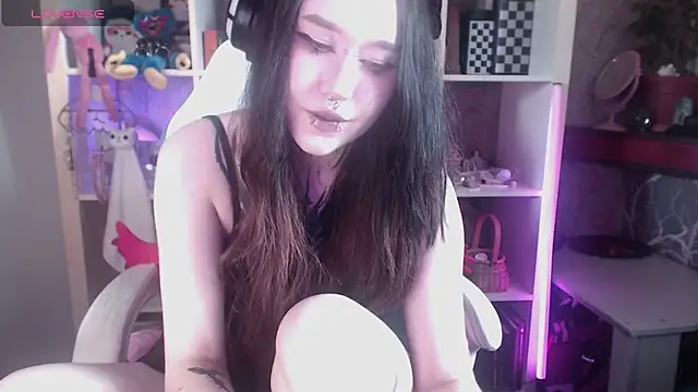chloe crystall killer online show from 30, 6, 2026