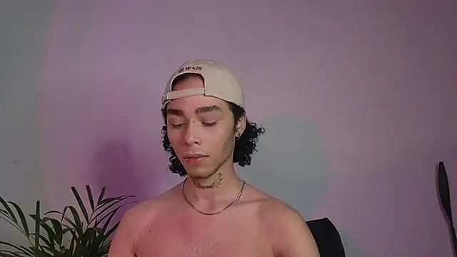 Snapshot of seven7xis chatting on 25, 12, 2024 seven7xis online show from 25, 12, 2024