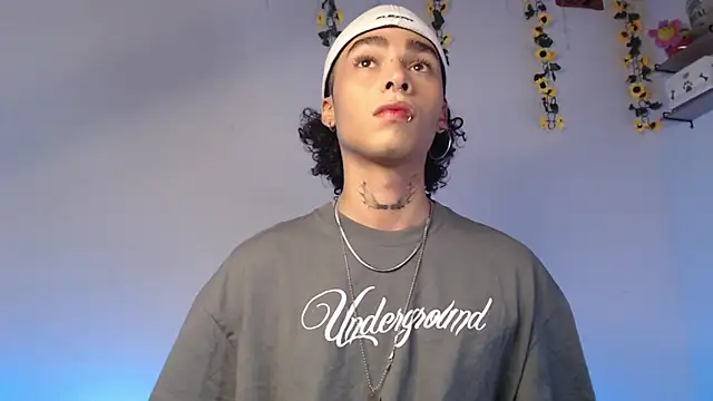 Snapshot of seven7xis chatting on 16, 3, 2025 seven7xis online show from 16, 3, 2025