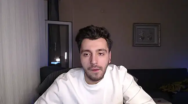 handsomeee04 online show from 16, 3, 2025