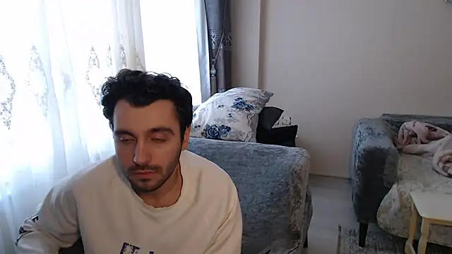 handsomeee04 online show from 25, 4, 2026