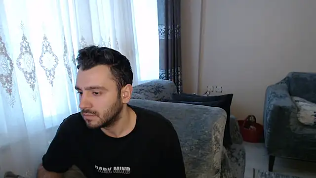 handsomeee04 online show from 18, 5, 2026