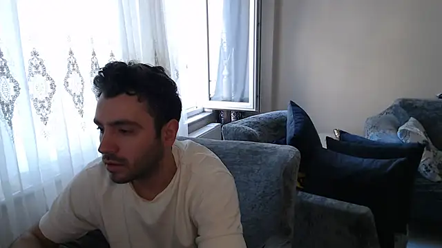 handsomeee04 online show from 25, 5, 2026