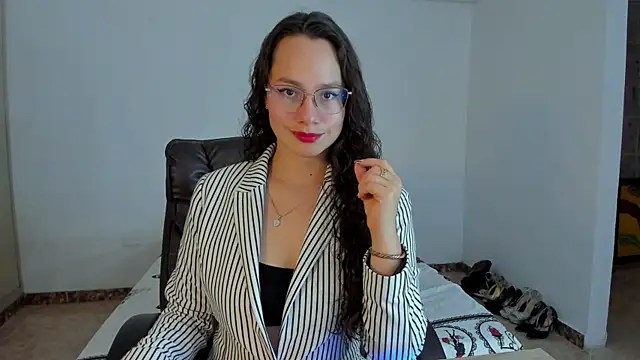 emmaTorres1 online show from 11, 3, 2025