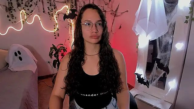 emmaTorres1 online show from 25, 10, 2025