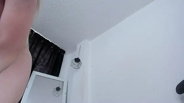 Snapshot of marianneloveee chatting on 24, 1, 2025 marianneloveee online show from 24, 1, 2025