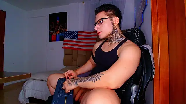 Snapshot of DennisWalkerr chatting on 25, 10, 2025 DennisWalkerr online show from 25, 10, 2025