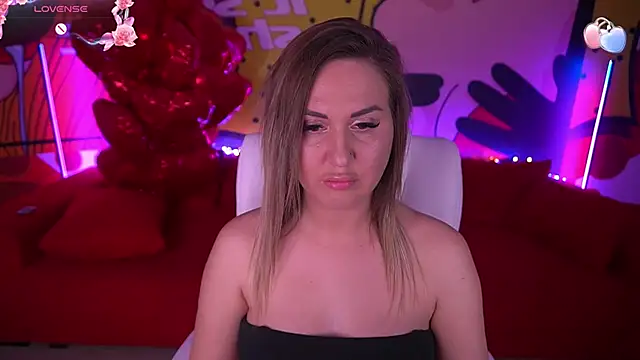 LovelyMollyy online show from 6, 3, 2025