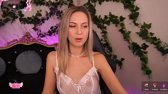 LovelyMollyy online show from 21, 10, 2025