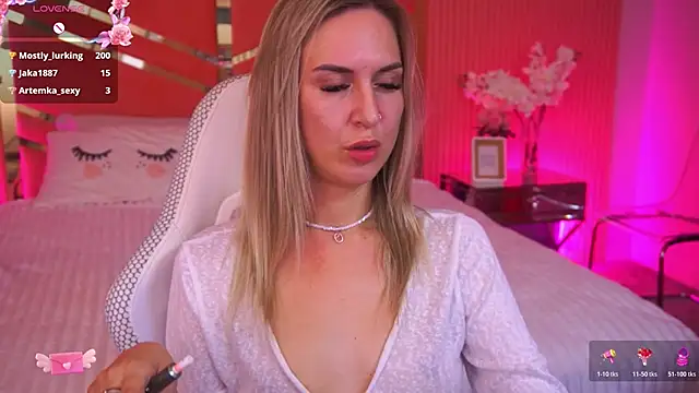 LovelyMollyy online show from 3, 11, 2025