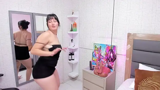 LOLAMAXI online show from 11, 10, 2025