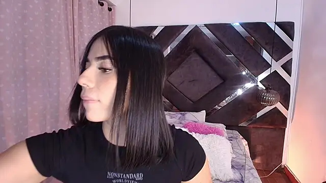 Snapshot of sam_lewins chatting on 22, 3, 2025 sam lewins online show from 22, 3, 2025