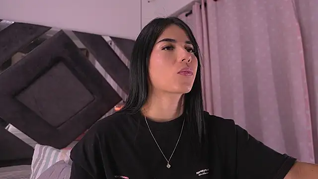 Snapshot of sam_lewins chatting on 27, 10, 2025 sam lewins online show from 27, 10, 2025