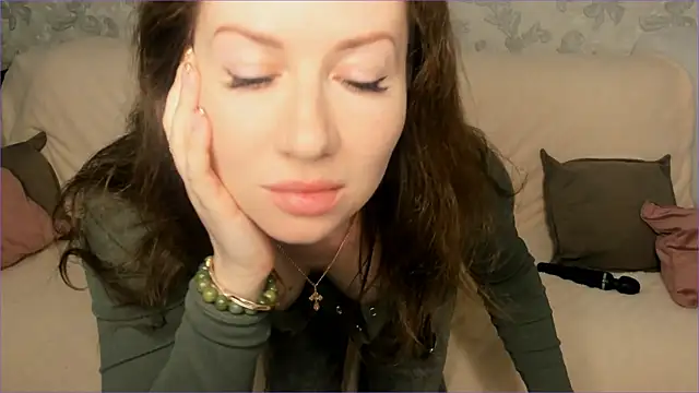  yessJulia  online show from 3, 6, 2026