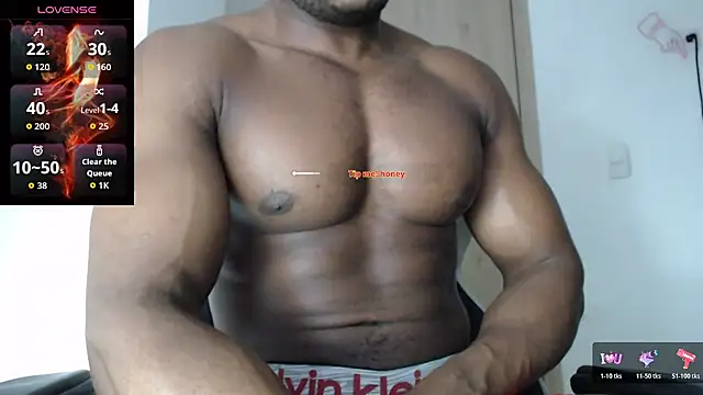 Snapshot of thomsom23 chatting on 14, 11, 2025 thomsom23 online show from 14, 11, 2025