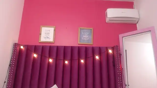 Snapshot of MommyHelpsmee chatting on 26, 2, 2025 MommyHelpsmee online show from 26, 2, 2025