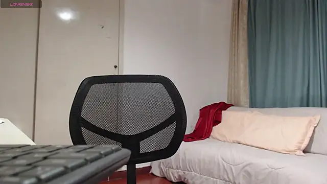 Snapshot of MommyHelpsmee chatting on 11, 11, 2025 MommyHelpsmee online show from 11, 11, 2025