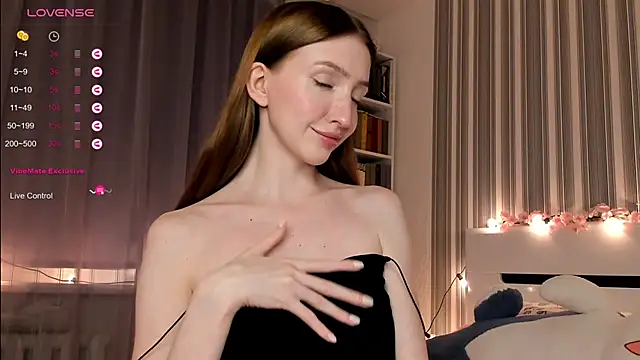 Snapshot of Awwwrora chatting on 3, 1, 2025 Awwwrora online show from 3, 1, 2025