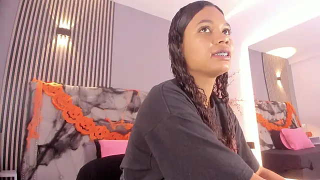 GysellHanson online show from 28, 10, 2025