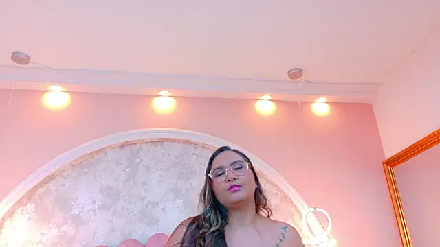 MiaLaurents online show from 21, 11, 2025