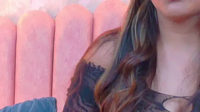 MiaLaurents online show from 25, 11, 2025