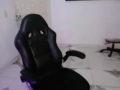 Clyde019 online show from 27, 12, 2024