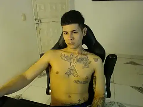 Clyde019 online show from 19, 2, 2025