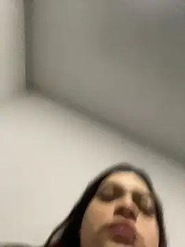 Snapshot of Sophia_cyrus11 chatting on 5, 1, 2025 Sophia cyrus11 online show from 5, 1, 2025