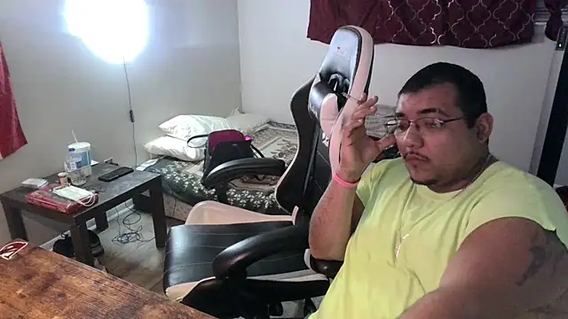 Snapshot of cloudy_couple444 chatting on 28, 12, 2024 cloudy couple444 online show from 28, 12, 2024