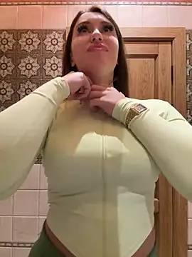 Snapshot of AndreaMood chatting on 28, 1, 2025 AndreaMood online show from 28, 1, 2025