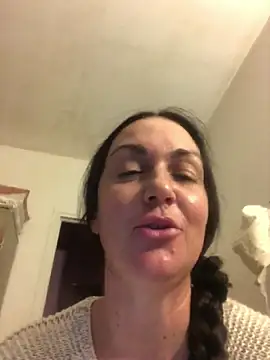 BELLAMORGANE1 online show from 4, 11, 2025