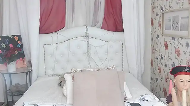 Snapshot of SilviaHart chatting on 27, 9, 2025 SilviaHart online show from 27, 9, 2025