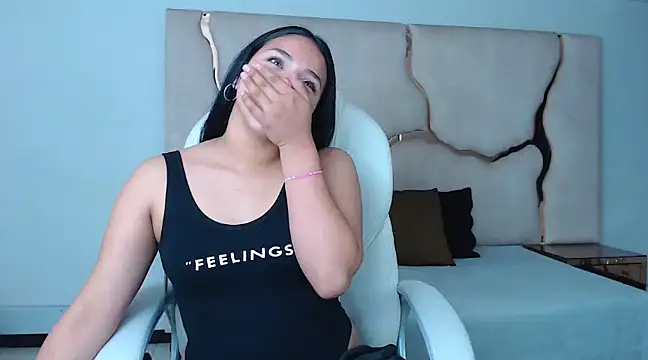 IsabellRodriguez18 online show from 12, 2, 2025