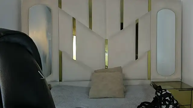 IsabellRodriguez18 online show from 17, 10, 2025