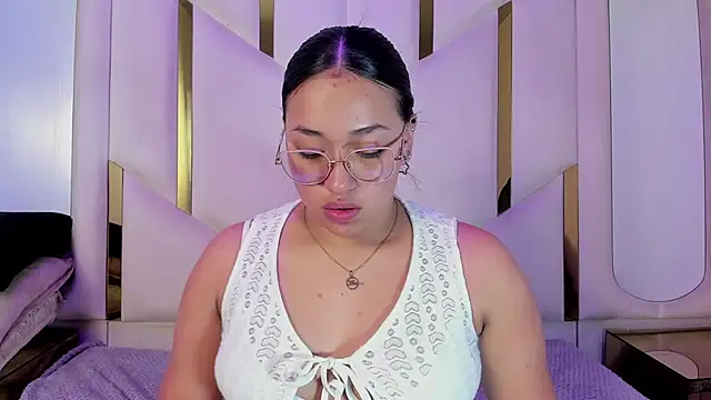 IsabellRodriguez18 online show from 26, 3, 2026