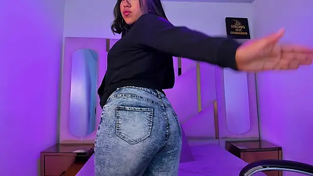 IsabellRodriguez18 online show from 3, 4, 2026