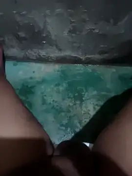 yaxom33 online show from 10, 4, 2026