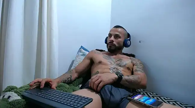 callme douglas online show from 28, 1, 2025