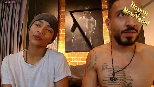 Snapshot of AntonAndSofii chatting on 6, 1, 2025 AntonAndSofii online show from 6, 1, 2025