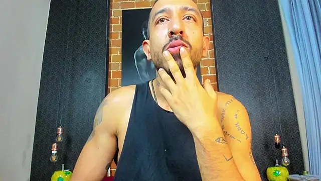 Snapshot of AntonAndSofii chatting on 29, 1, 2025 AntonAndSofii online show from 29, 1, 2025