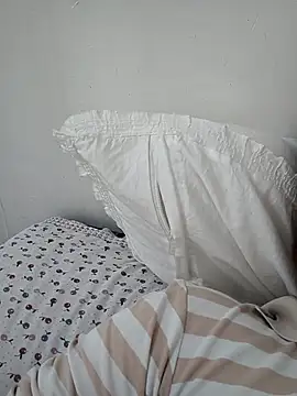 Snapshot of playboyz77 chatting on 12, 10, 2025 playboyz77 online show from 12, 10, 2025