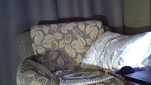 EllaJohnsonX online show from 4, 4, 2026