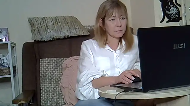 Snapshot of EllaJohnsonX chatting on 17, 5, 2026 EllaJohnsonX online show from 17, 5, 2026