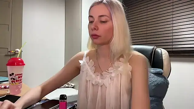 yunasuka online show from 9, 1, 2025